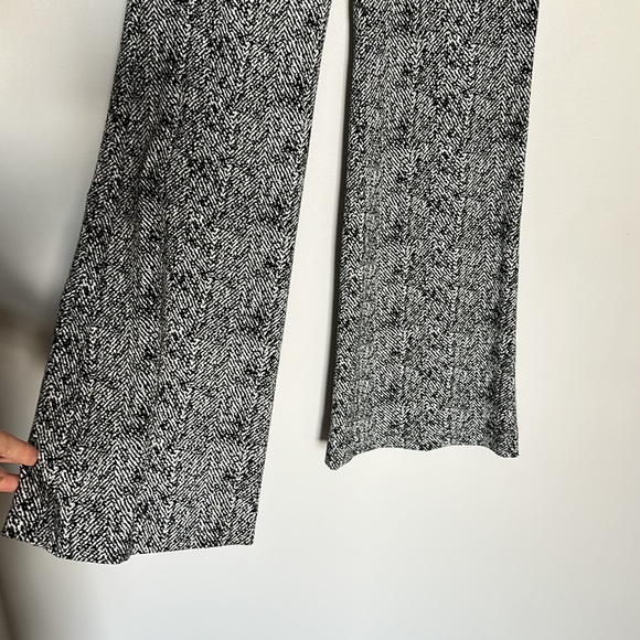 EXPRESS Super High Rise Flare Strech + Pants XS - Picture 3 of 10